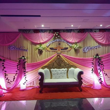 Hotel Shahi Darbar Navsari Kültér fotó