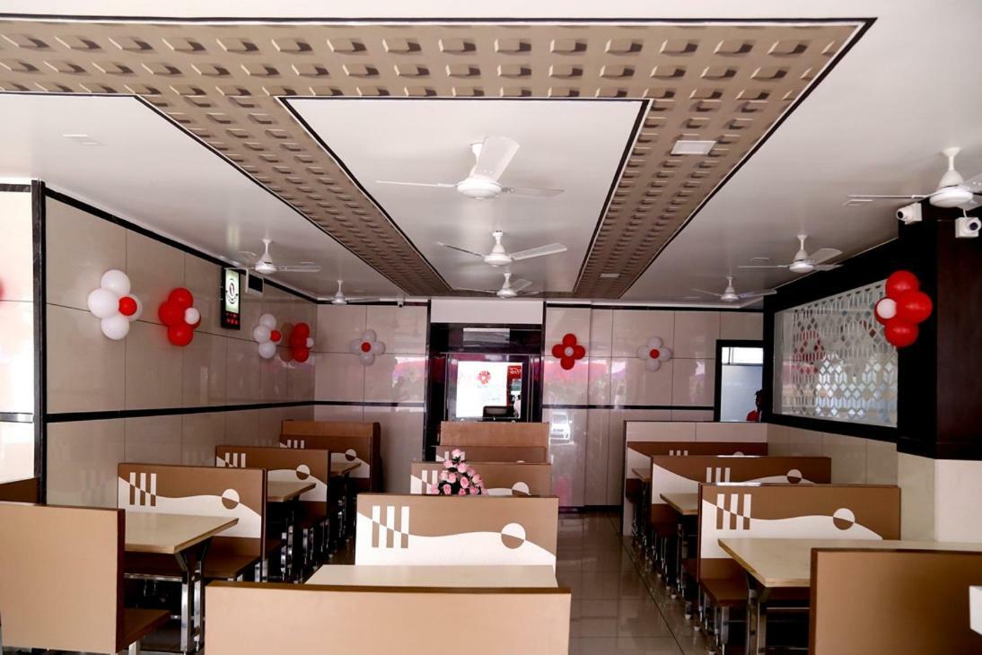 Hotel Shahi Darbar Navsari Kültér fotó